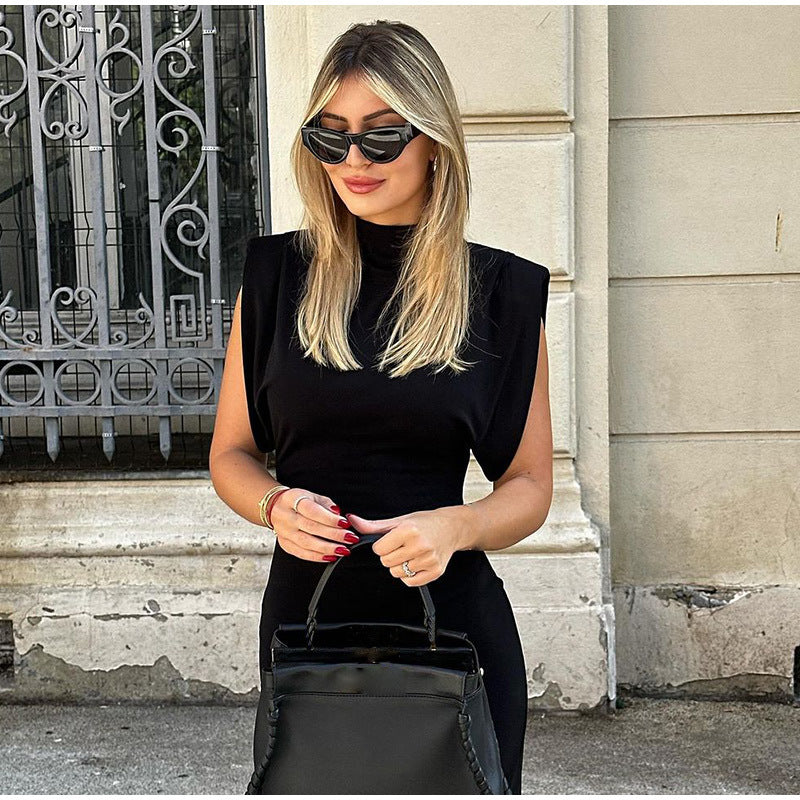 Robe Élégante Sans Manches à Épaules Structurées