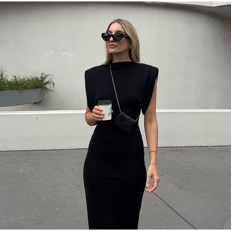Robe Élégante Sans Manches à Épaules Structurées